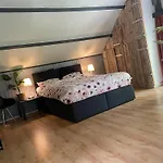Holiday home Heerlijk-huisje Zandschel